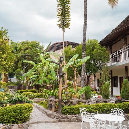 Hostal Jardin Escondido 比尔卡班巴 外观 照片